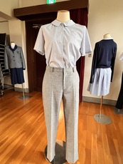 ④半袖縞ブラウス+夏スラックス