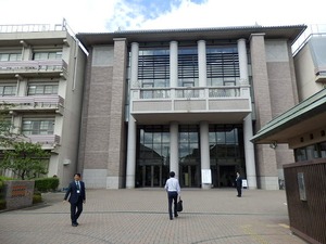 P9061051