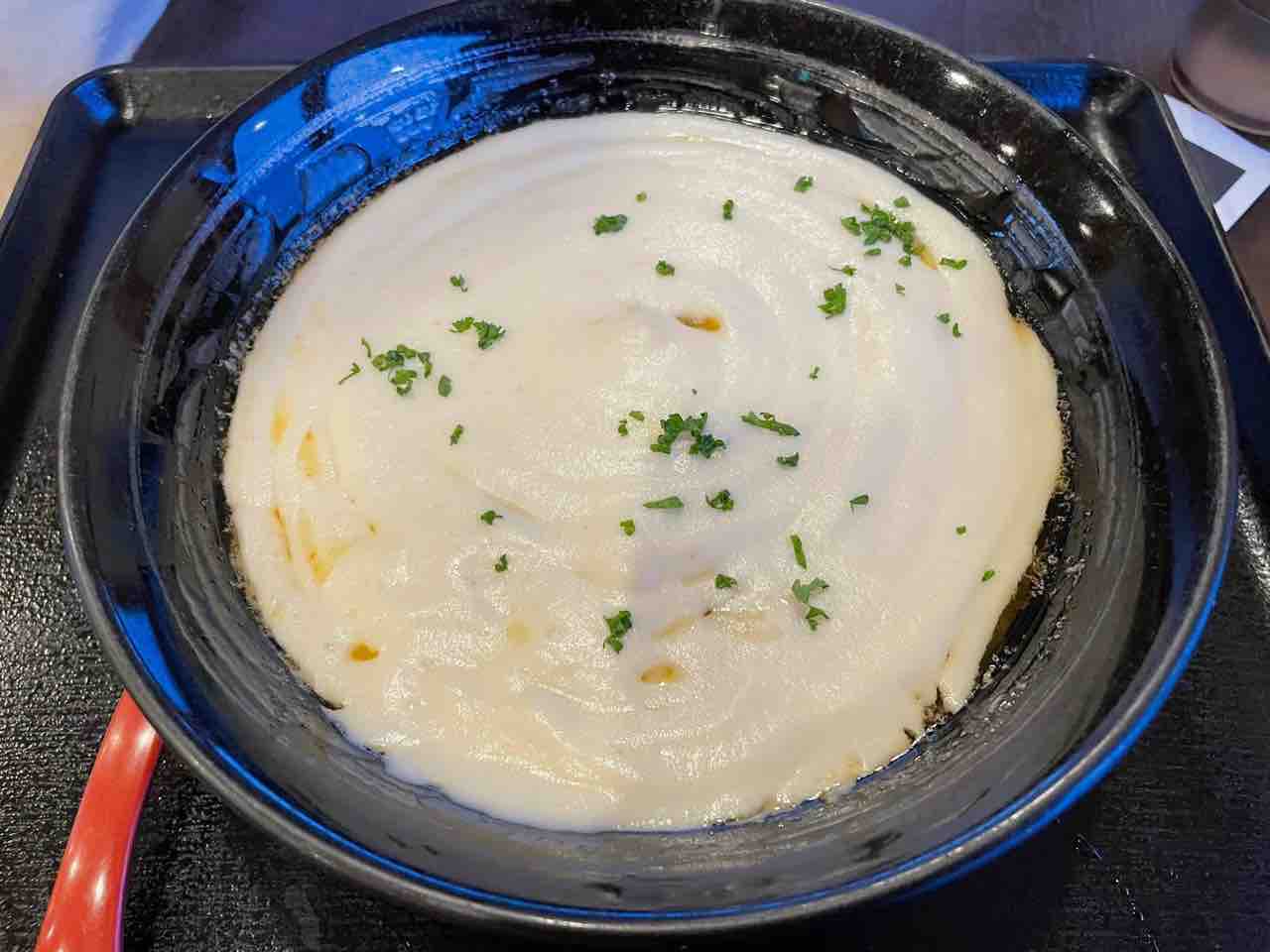 真狩温泉で食べられる ニセコラーメン風花 の こってりラーメンがお気に入り パワーアップ間違いなし ニセコ 倶知安ブログ 羊蹄山麓カントリーロード 22