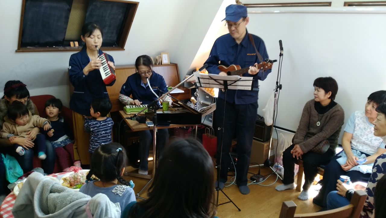 3 3 土 とぅるるん娘ライブ ピコピコカフェ でした 雨女 ビールと唄三線の日々