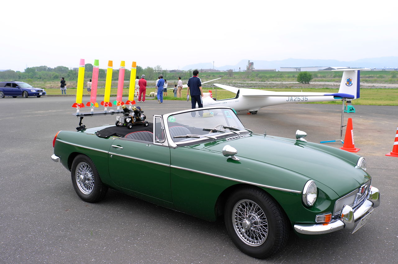 Bell&Ross／ベル&ロス〕 K様の愛車MGBロードスターと BR01アルティ