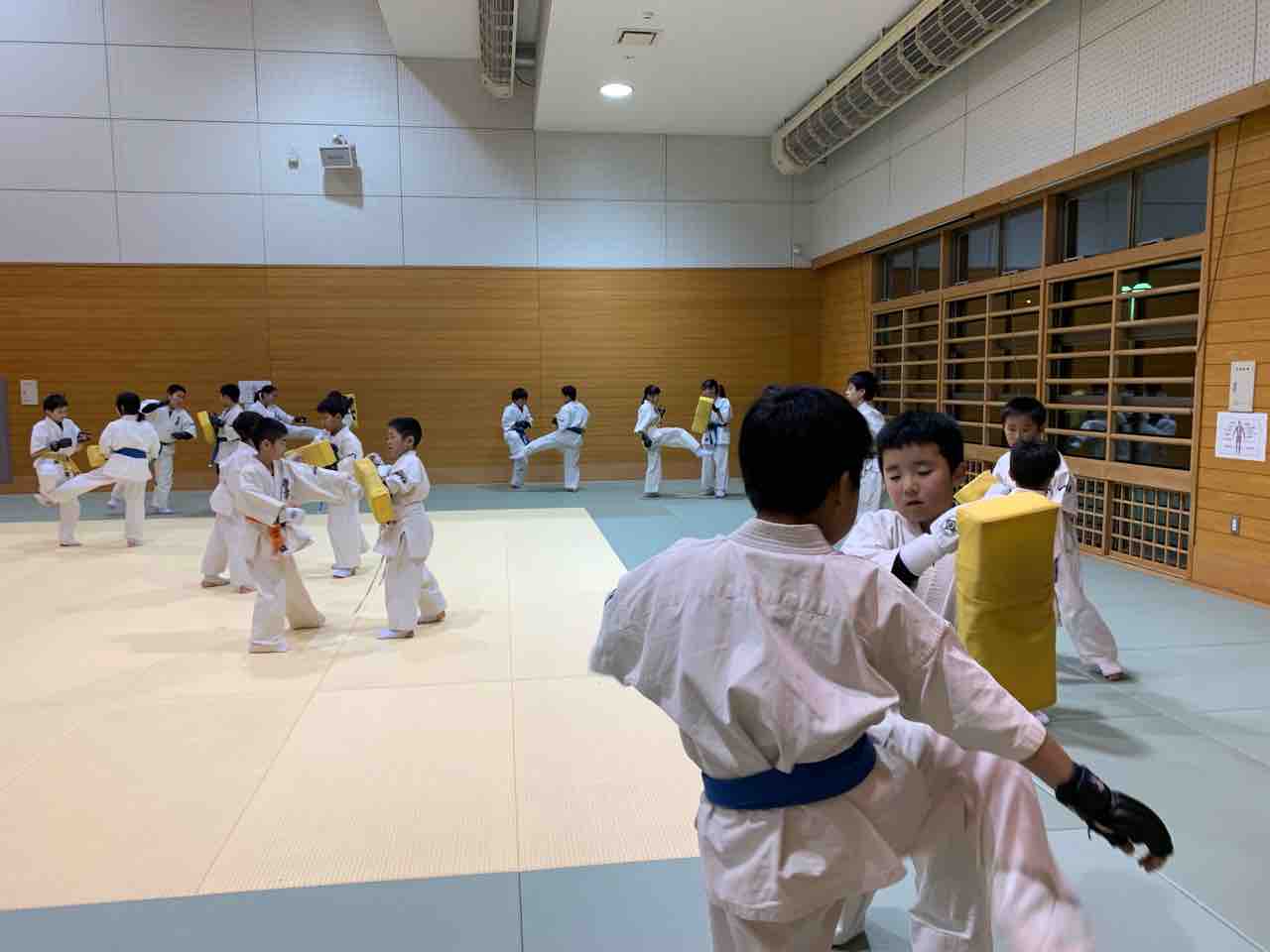 中山町の空手教室 極真会館 田畑道場 山辺 大江 中山教室 師範代 長岡淳一 四段 中山町の空手教室 極真会館 田畑道場 山辺 大江 中山教室 師範代 長岡淳一 四段