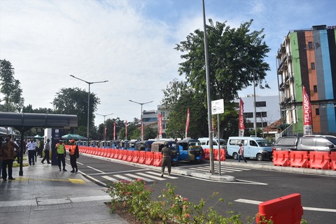 インドネシア最後の希望 国営企業相エリックトヒル5系に乗車 6月17日 Jabodetabek Commuters News インドネシア最後の希望 国営企業相エリックトヒル5系に乗車 6月17日 Jabodetabek Commuters News