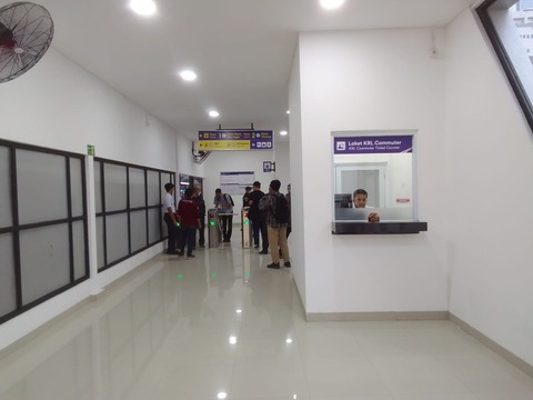 6a7d4d0d-9c22-40e8-ab9d-8aebf1571f6c