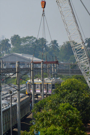 都営6000、Depok電車区にてオフレール作業開始！！（11月23日