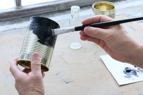 男前リメ缶を、セリアの転写シールで
