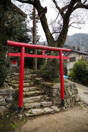 陶工の守護神として 崇められている陶器神社。 陶芸の腕があがると言われています。