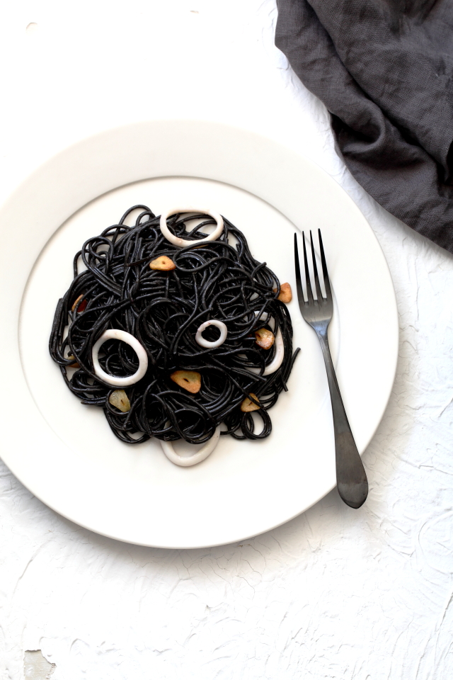 イカスミ ペペロンチーノ パスタ 作り方 美味しい レシピ