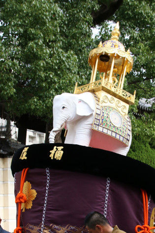 長崎秋の大祭「長崎くんち」レポート~踊町「桶屋町」のシンボル・象のお話~