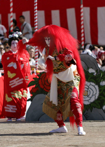 獅子ものは降魔招福(ごうましょうふく)悪魔を祓い福を招くという要素があります。