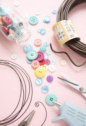 t.yoshida_0609_zai 子供服のボタンを再利用。アートなボタンツリー!
