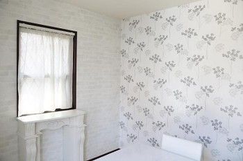 両面テープで壁紙を張れるって本当？