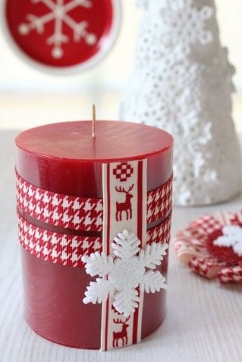 トナカイのリボンは 柄を活かして縦に使います。 こちらも両面テープでOK。