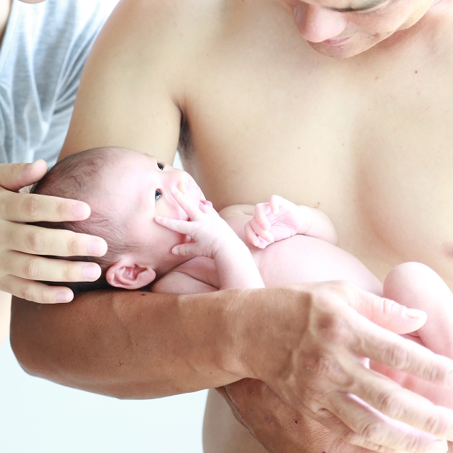 【孫撮り】欧米では普通の「ニューボーンフォト」を撮ってみたら？