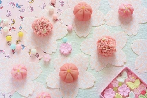 桜色の和菓子から、幸せ溢れるひとときを