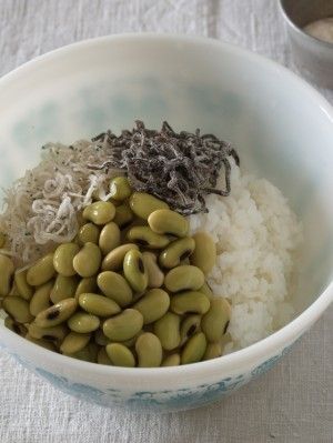 炊きたてごはんにすべての材料を入れ、 混ぜ合わせて出来上がりです