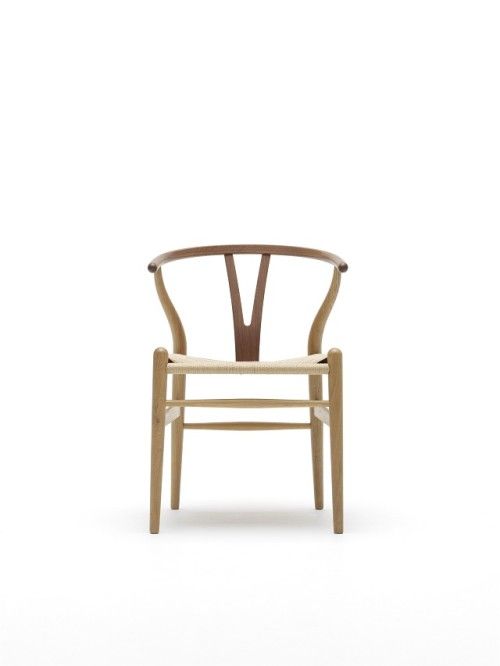 CH24 / Y CHAIR　 オーク材・ウォルナット材（オイル仕上げ）・ペーパーコード W55×D51×H74（SH43）cm　　¥112,000 デザイナーであるハンス J. ウェグナーの生誕100周年を記念して 発表されたオークとウォルナットの2つの木材を組み合わせた 新しいバージョンのYチェアです。ザ・コンランショップ先行発売品。