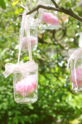 kmatsumoto_0508_07 ジャム瓶の中にバラを飾って