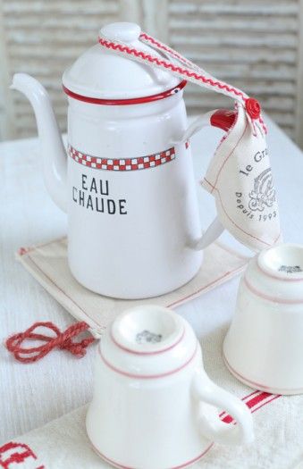 かわいくて実用的！簡単手づくりポットハンドルカバー＆ティーマット