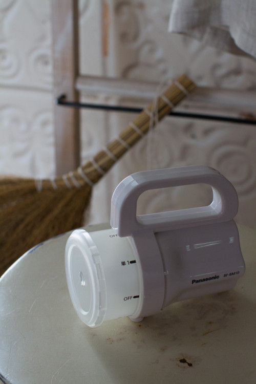 災害を経験してこその発想! 乾電池の種類を選ばない懐中電灯