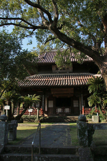 黄檗宗の仏教寺院「聖福寺」 中国 臨済宗の一分派、 明の時代、黄檗山万福寺の隠元禅師が 広めた黄檗宗の寺です。