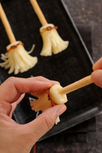 5分で作れる! 食べられる♪「魔女のほうき」