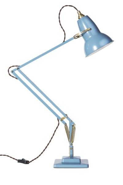 ANGLEPOISE ORIGINAL1227 BRASS DESK LAMP アルミニウム・スチール・真鍮 シェードΦ14.5×H19cm・アームリーチ 31＋33 cm ・ベースW15×D15×H20 cm　¥52,000 「英国を代表する10のデザイン」としてロイヤルメールの記念切手にも 選ばれたデスクランプORIGINAL 1227。 パーツの部分に真鍮を使い、新たな3色にて展開する新モデルです。 ザ・コンランショップ先行予約品。（2014年秋頃発売・受注品）