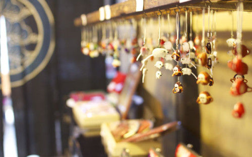 浴衣姿がいっそう華やぐ、京のつまみ細工「鉄線(クレマチス)の髪飾り」