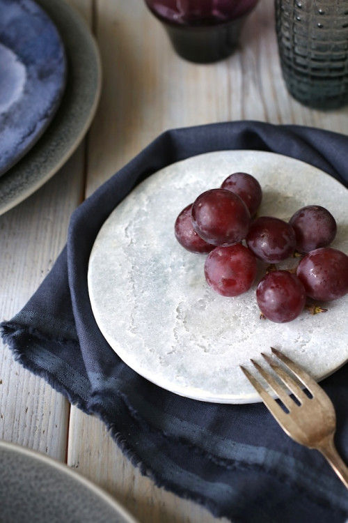 テーマは“クール＆スモーキー” 　大人カラーで夏のテーブルを涼しく演出