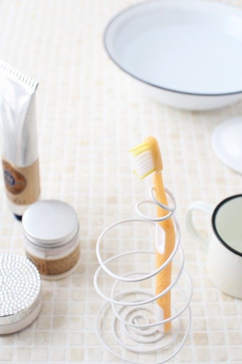 ワイヤーで作る、くるくるお花のスタンド