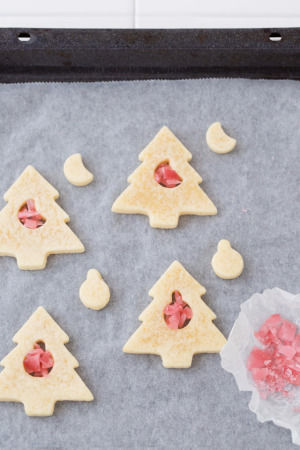 クリスマスはキャンディでキラキラ☆ ステンドグラスクッキー
