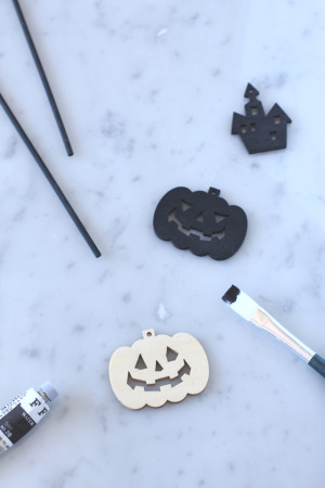 プチプラで簡単ハロウィンモビールを飾ろう!