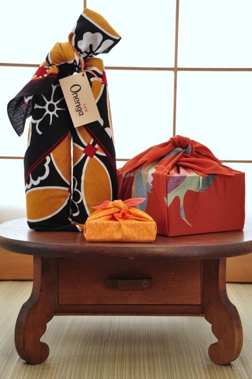 風呂敷で、サプライズなお年賀
