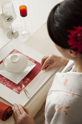 京都・唐紙を使ったはんなり和モダンなお正月テーブル