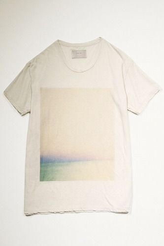 TROVE CALM TEE ( MIRAGE PENINSULA ) 8400 IVORY