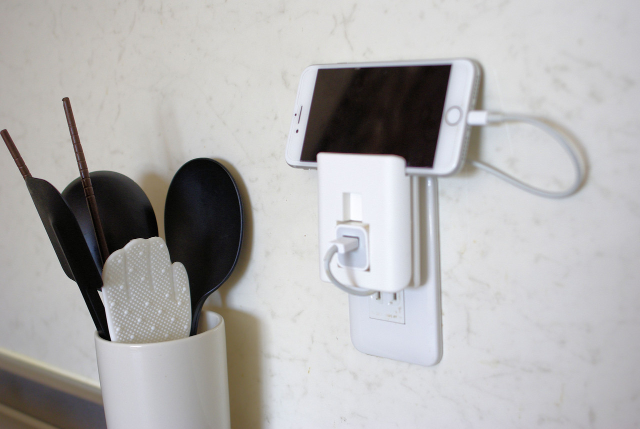 セリアで見つけた超便利グッズ スマホ充電がスマートに ココロのくらし ニトリマニアの 静岡 整理収納アドバイザー Powered By ライブドアブログ セリアで見つけた超便利グッズ スマホ充電がスマートに ココロのくらし ニトリマニアの 静岡 整理収納アドバイザー Powered By ライブドアブログ