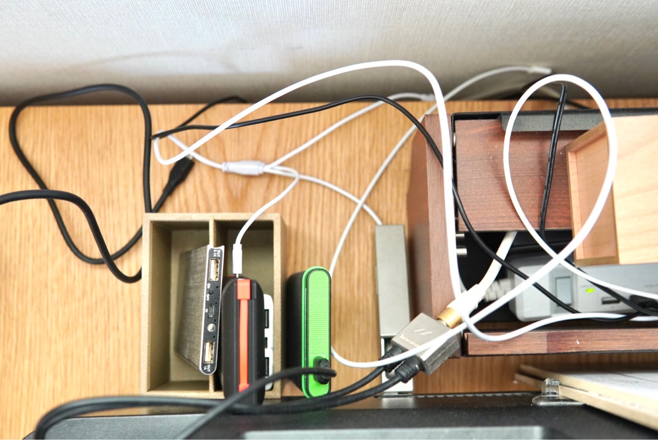 グチャっとなりがちなケーブルはセリアのコレで解決 ココロのくらし ニトリマニアの 静岡 整理収納アドバイザー Powered By ライブドアブログ