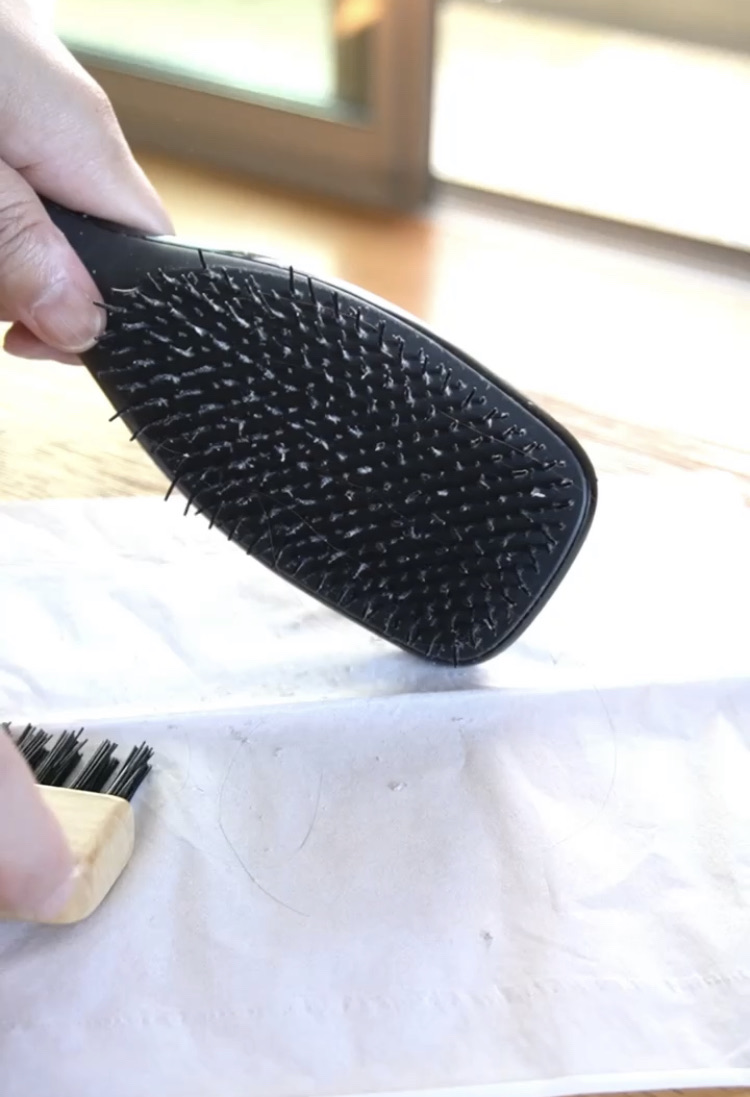 ヘアブラシを新品みたいにピカピカにする方法 ココロのくらし ニトリマニアの 静岡 整理収納アドバイザー Powered By ライブドアブログ