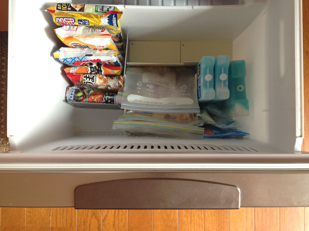 収納の便利グッズ その2 ブックエンド ココロのくらし ニトリマニアの 静岡 整理収納アドバイザー Powered By ライブドアブログ