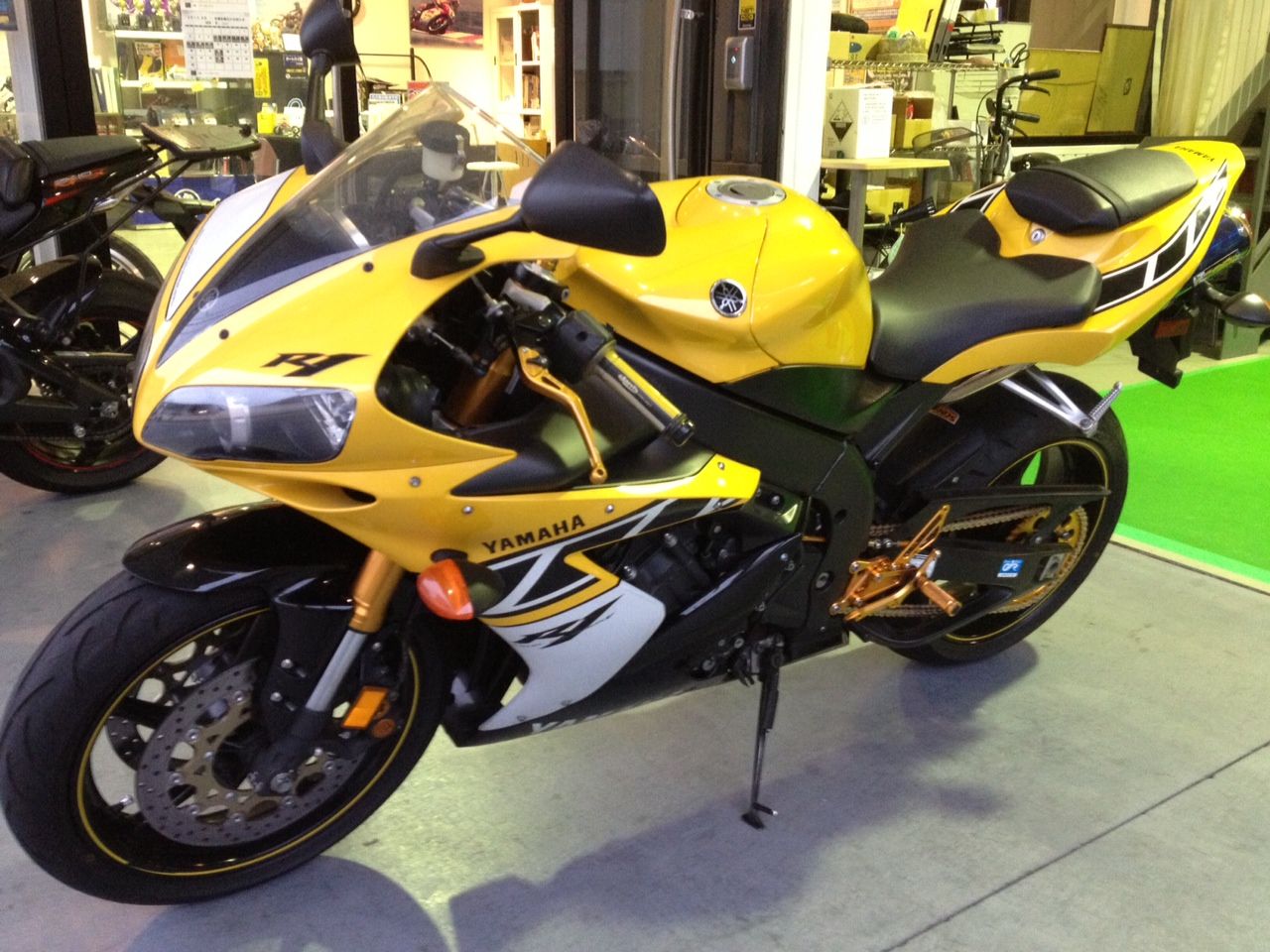 YZF-R1 2006年式 カナダ仕様 車体 2006 ヤマハ YZF R1 | 販売中