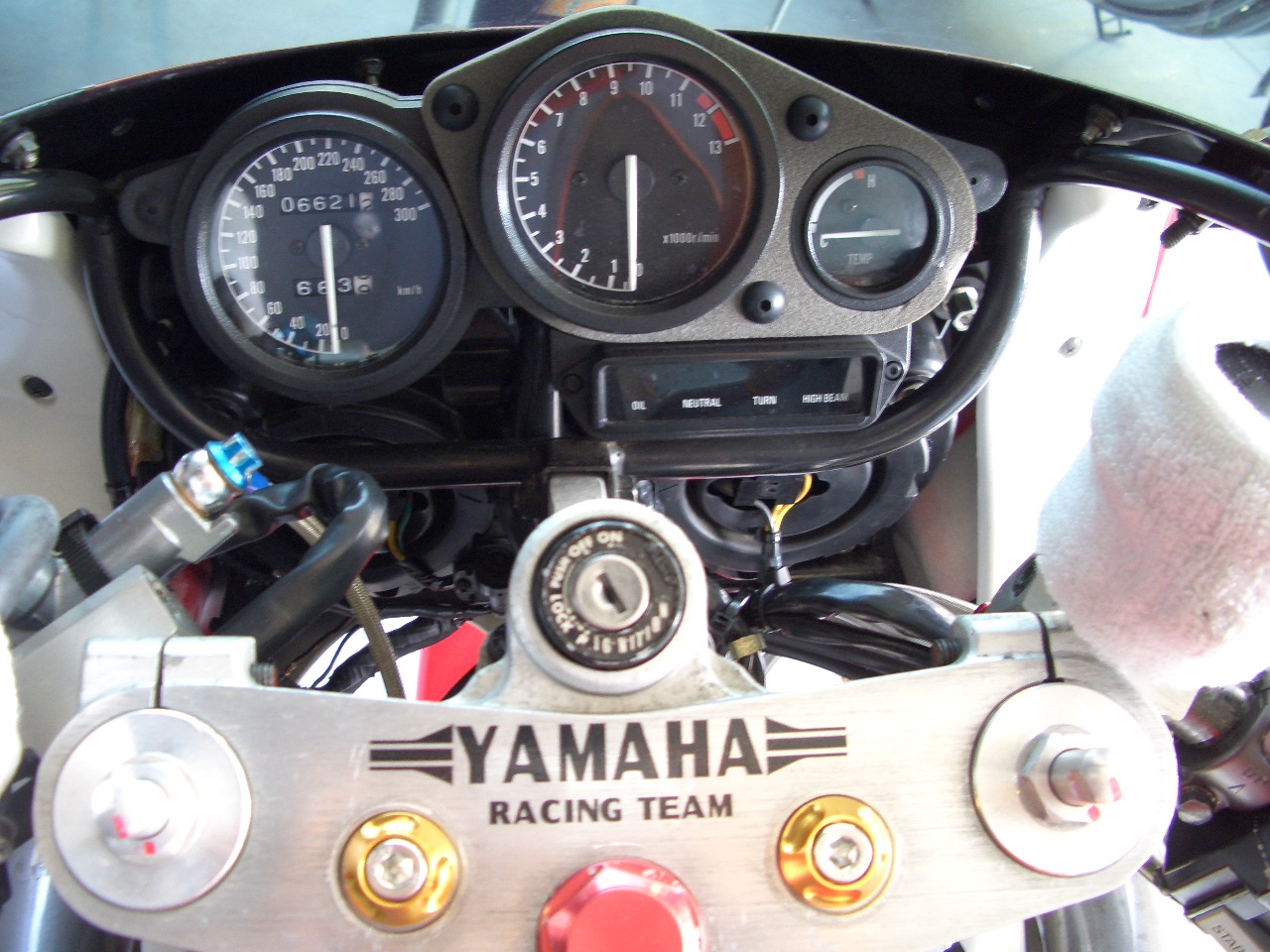 90 ヤマハFZR1000 入庫 : モーターサイクルプロショップ ケィマックス 