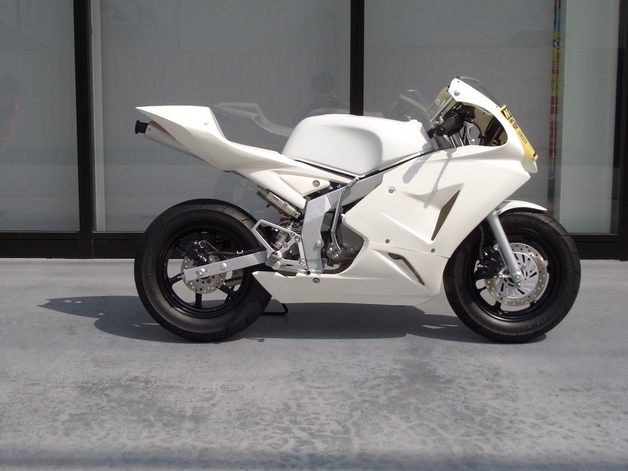 HRC/NSF100入荷！！ : モーターサイクルプロショップ ケィマックスのブログ