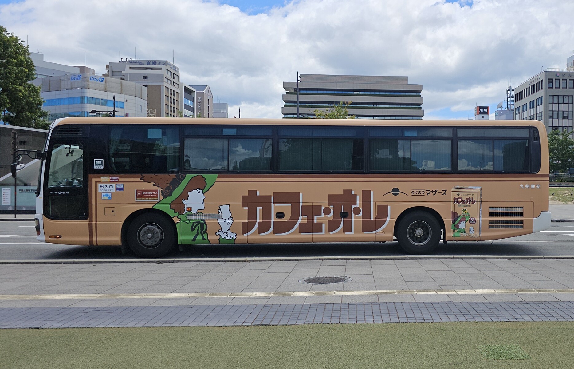 九州産交バス 熊本200か1663 : 🚌BUS画像館熊本🚏くまモンのIC