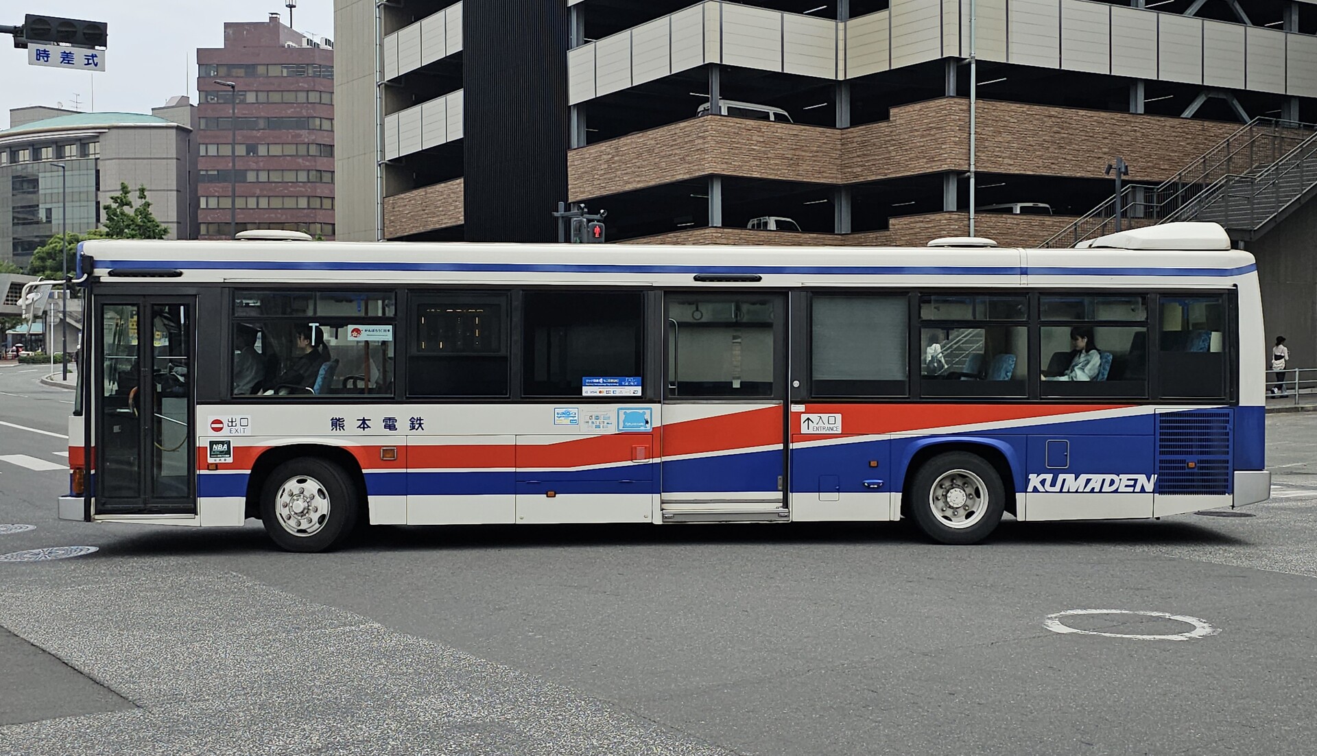 熊本電気鉄道 熊本200か1154 : 🚌BUS画像館熊本🚏九州産交バス 空港