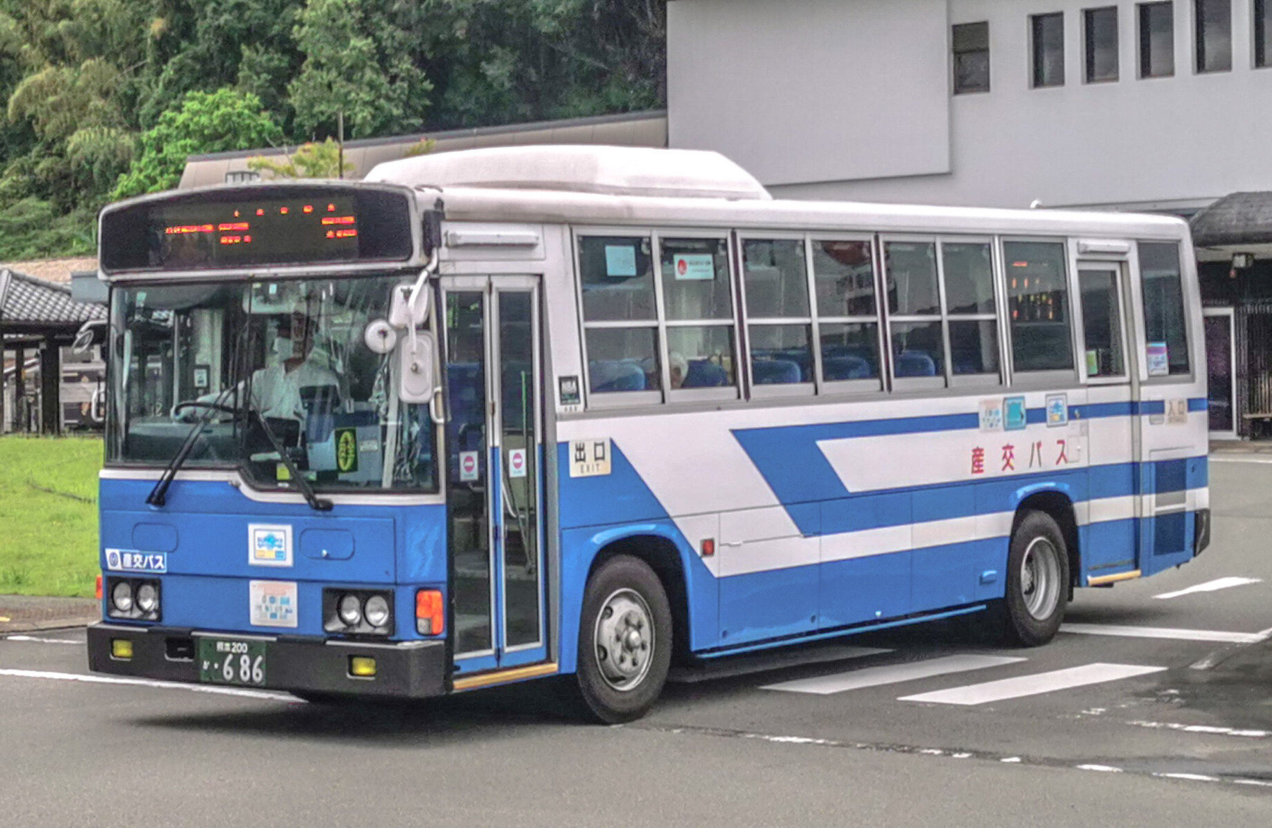 熊 Buy Gucci x Wmns ZX 8000 'Beige GG Monogram' - IE2268 | GOAT