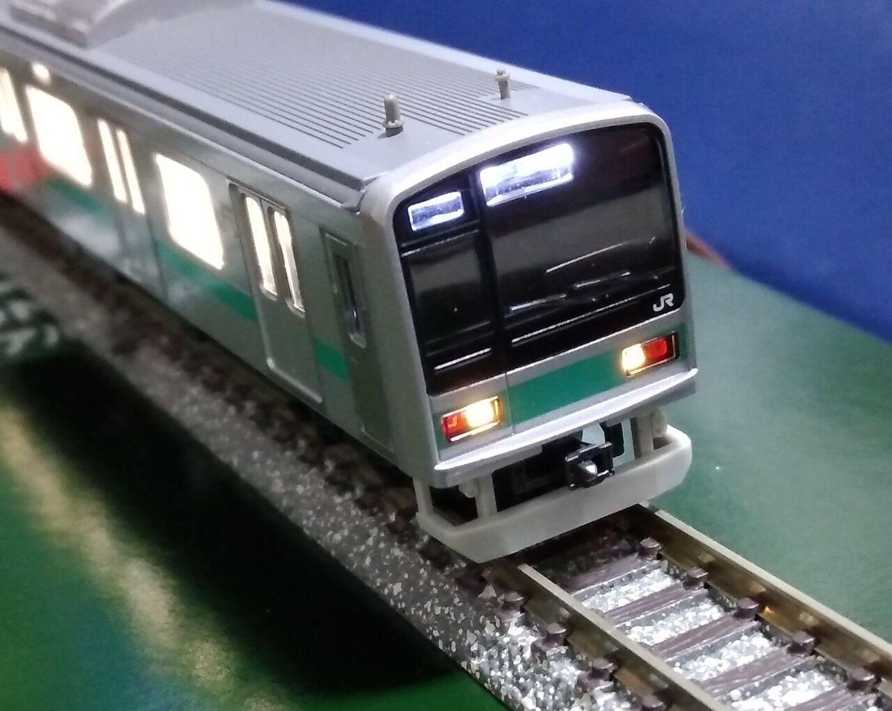 TOMIX 209系1000番代のライトを遮光する : 流鉄常磐ライン TOMIX 209系1000番代のライトを遮光する : 流鉄常磐ライン