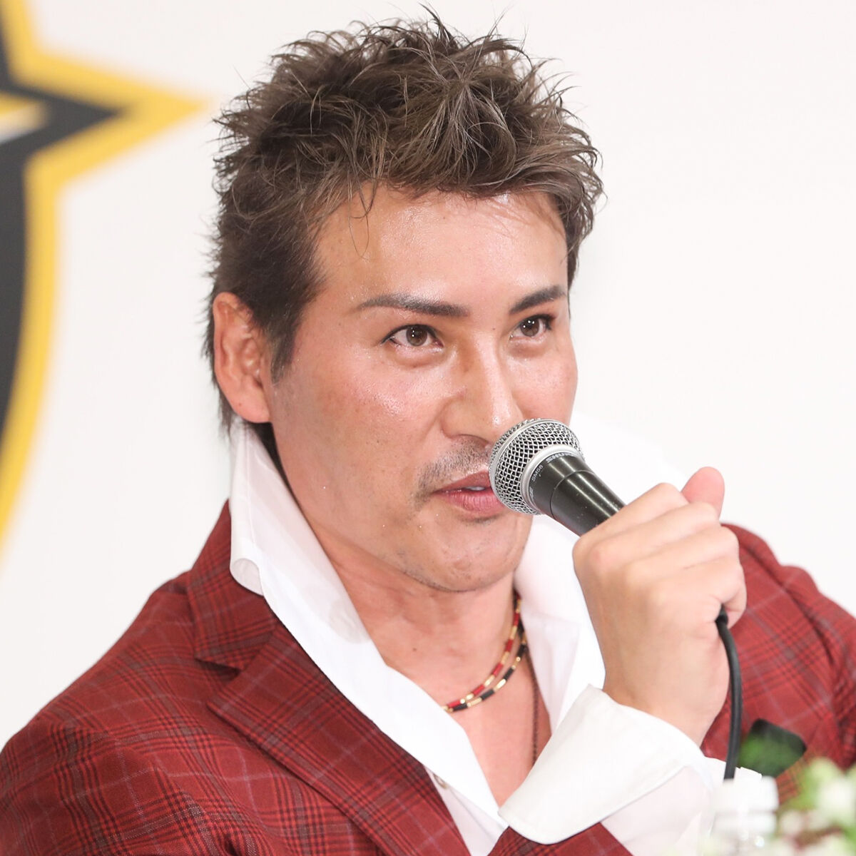 新庄剛志ビッグボス、SNSに悪戦苦闘…「選手と思ってフォローしたら、ファンだった」 ろいアンテナ