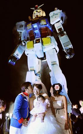 ガンダム結婚式 ガンダムに誓う永遠の愛 ファンの２人がお台場で結婚式 ウェディングプランナーミュウの日記