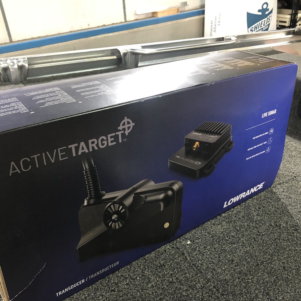 LOWRANCE アクティブターゲット取り付け。 : 本日の船大工。 LOWRANCE アクティブターゲット取り付け。 : 本日の船大工。
