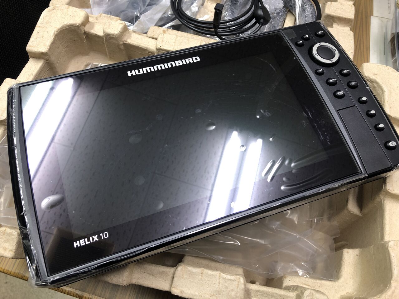 ハミンバード ヘリックス10+360MEGA 取り付け。 : 本日の船大工。 ハミンバード ヘリックス10+360MEGA 取り付け。 : 本日の船大工。